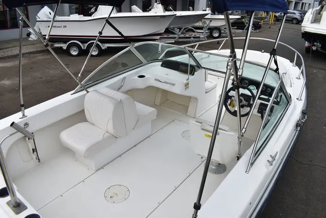 Slide: The Image of Boston Whaler 18 Ventura Dual Console 2001 - 13