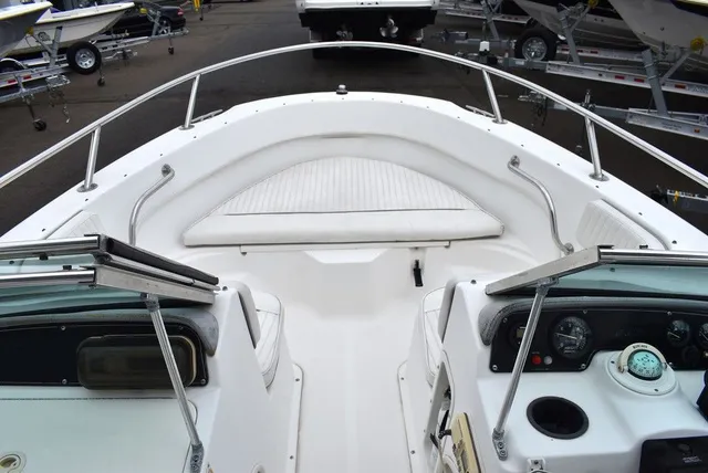 Slide: The Image of Boston Whaler 18 Ventura Dual Console 2001 - 38