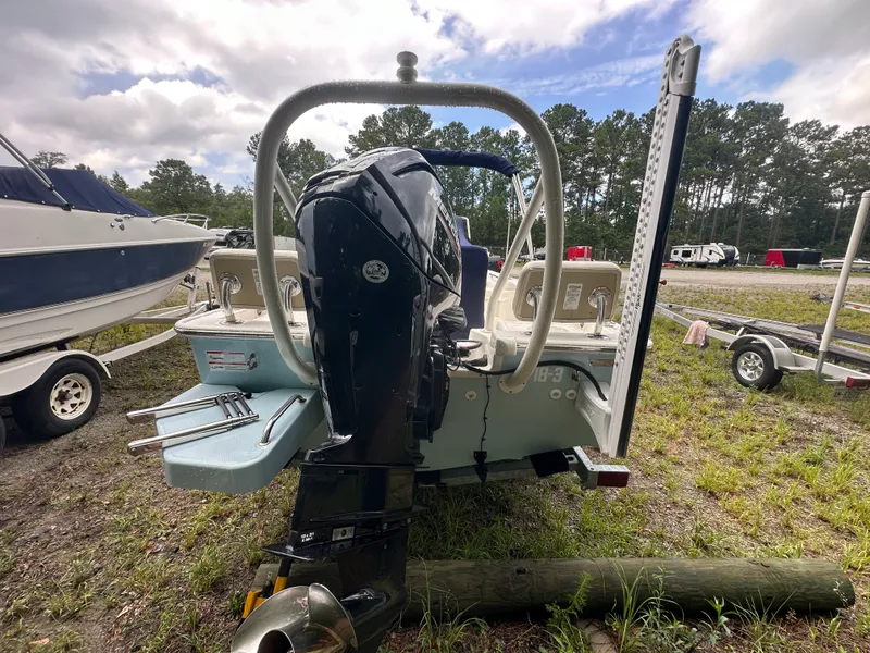 Slide: The Image of Boston Whaler 170 MONTAUK 2025 - 4