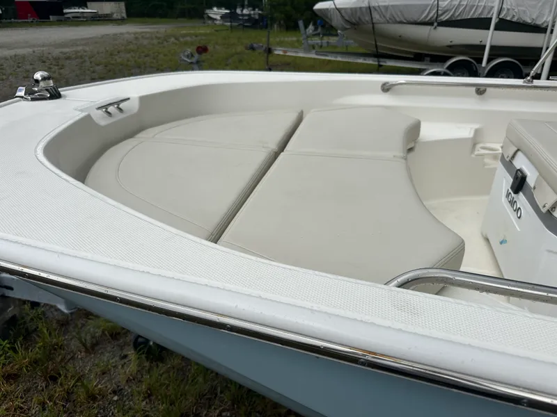 Slide: The Image of Boston Whaler 170 MONTAUK 2025 - 7