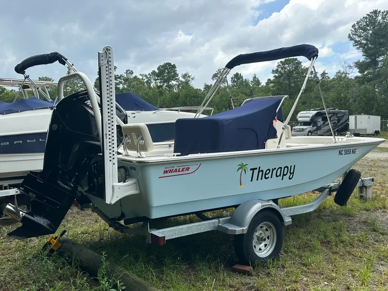 Slide: The Image of Boston Whaler 170 MONTAUK 2025 - 3