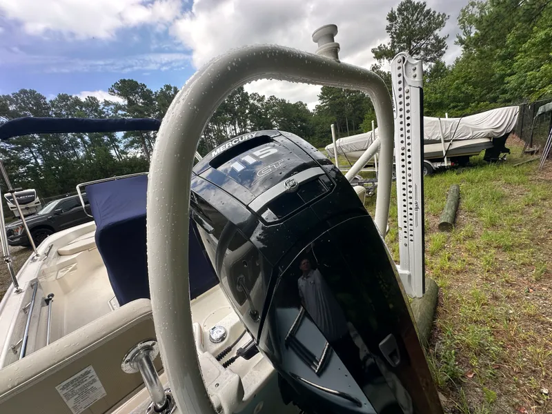 Slide: The Image of Boston Whaler 170 MONTAUK 2025 - 5