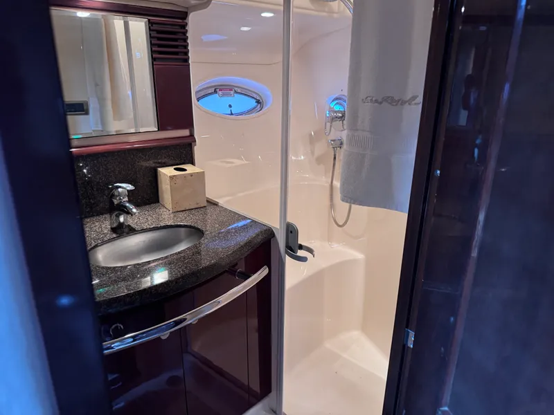 Slide: The Image of Sea Ray 52 SUNDANCER 2007 - 28