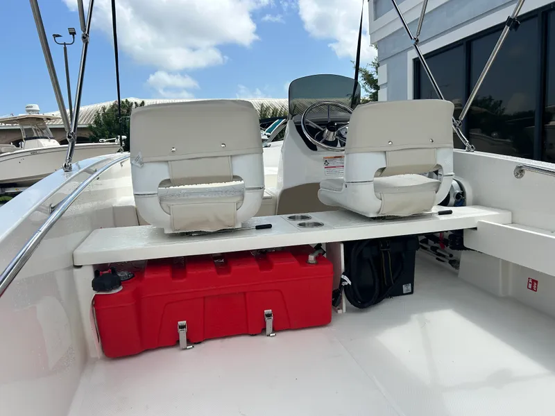 Slide: The Image of Boston Whaler 160 Super Sport 2027 - 8