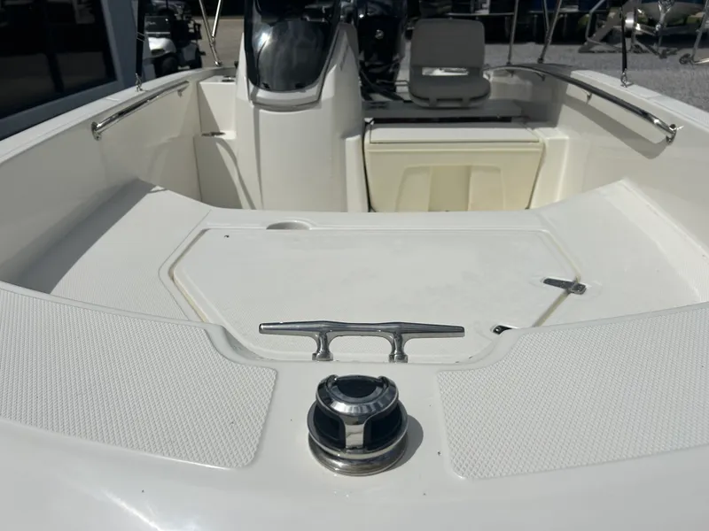 Slide: The Image of Boston Whaler 160 Super Sport 2027 - 17