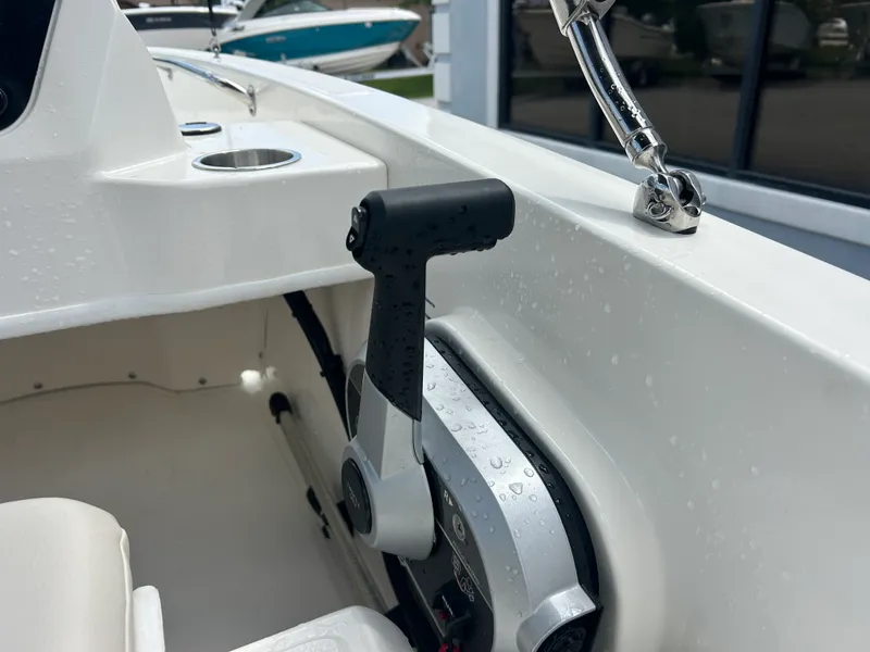 Slide: The Image of Boston Whaler 160 Super Sport 2027 - 14