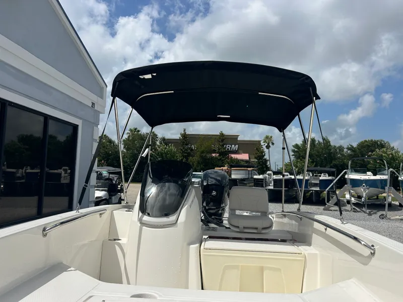 Slide: The Image of Boston Whaler 160 Super Sport 2027 - 18