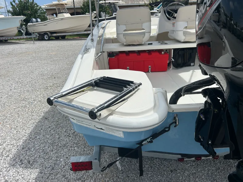 Slide: The Image of Boston Whaler 160 Super Sport 2027 - 10