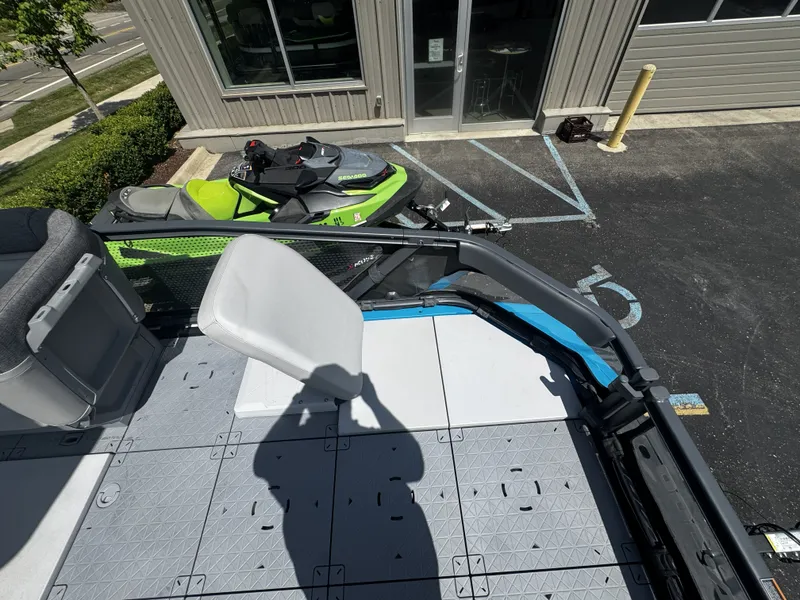 Slide: The Image of Sea-Doo 18 SPORT SWITCH 2023 - 9