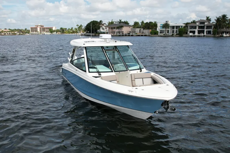 Slide: The Image of Boston Whaler 330 Vantage 2027 - 12