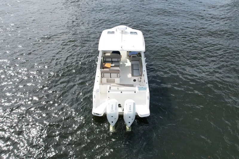 Slide: The Image of Boston Whaler 330 Vantage 2027 - 16