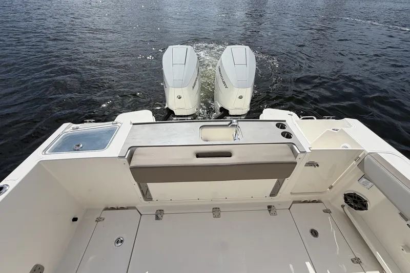 Slide: The Image of Boston Whaler 330 Vantage 2027 - 30