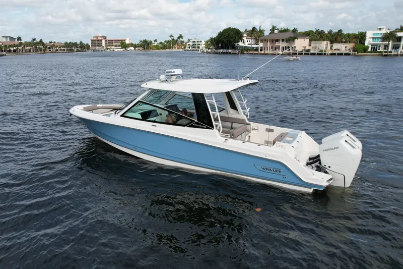 Slide: The Image of Boston Whaler 330 Vantage 2027 - 6