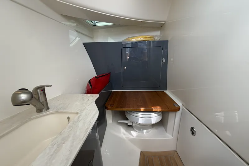 Slide: The Image of Boston Whaler 330 Vantage 2027 - 49