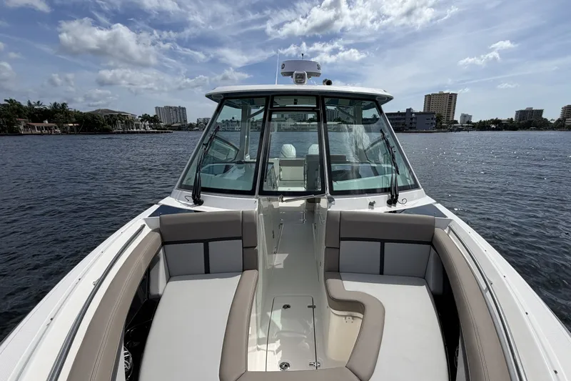 Slide: The Image of Boston Whaler 330 Vantage 2027 - 62