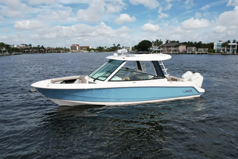 Slide: The Image of Boston Whaler 330 Vantage 2027 - 2