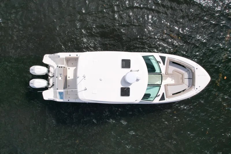 Slide: The Image of Boston Whaler 330 Vantage 2027 - 17