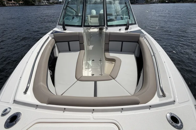Slide: The Image of Boston Whaler 330 Vantage 2027 - 61