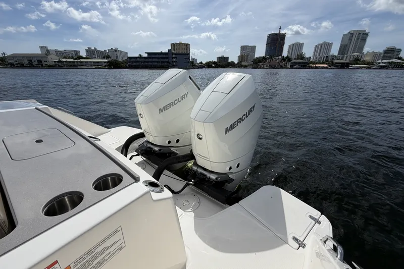 Slide: The Image of Boston Whaler 330 Vantage 2027 - 24