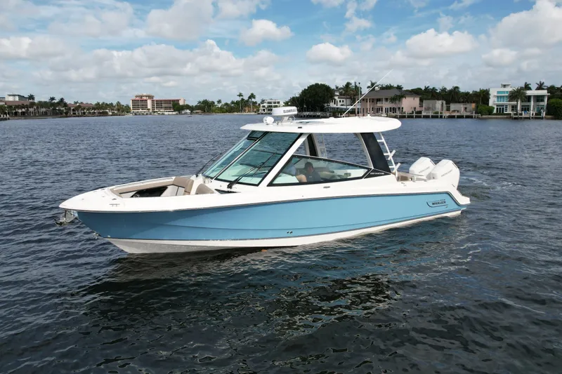 The Image of Boston Whaler 330 Vantage 2027 - 0