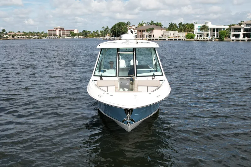 Slide: The Image of Boston Whaler 330 Vantage 2027 - 14
