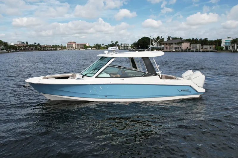 Slide: The Image of Boston Whaler 330 Vantage 2027 - 1