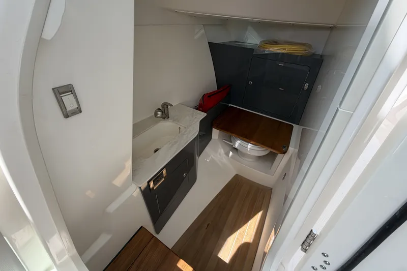 Slide: The Image of Boston Whaler 330 Vantage 2027 - 48