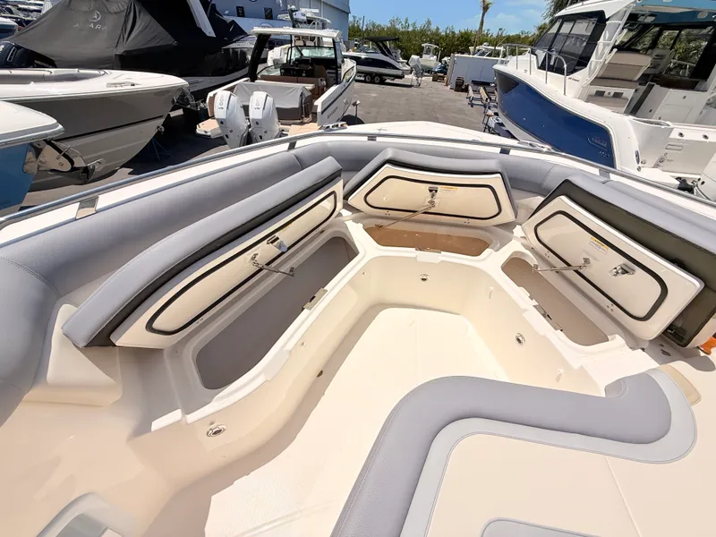 Slide: The Image of Boston Whaler 380 Realm 2026 - 70