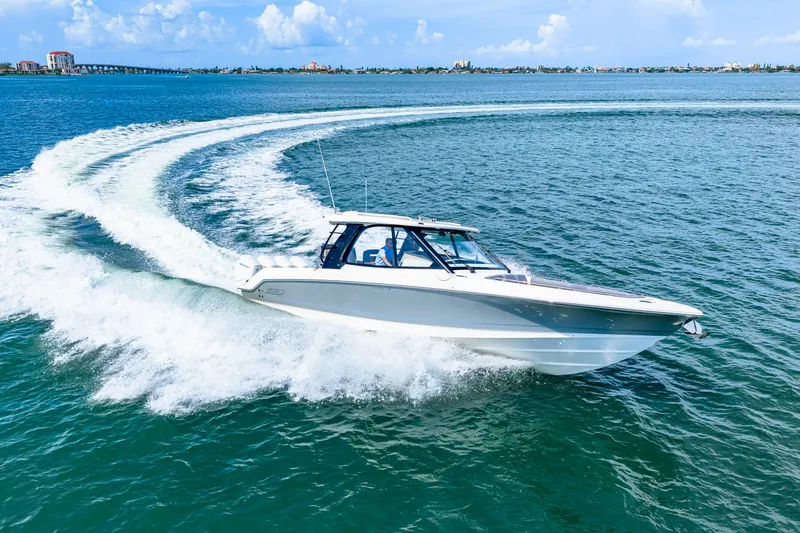 Slide: The Image of Boston Whaler 380 Realm 2026 - 30