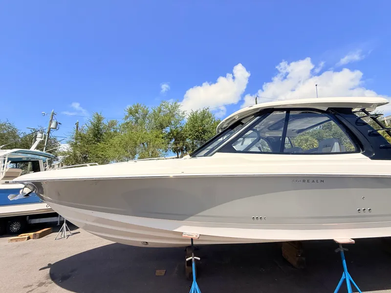 Slide: The Image of Boston Whaler 380 Realm 2026 - 8