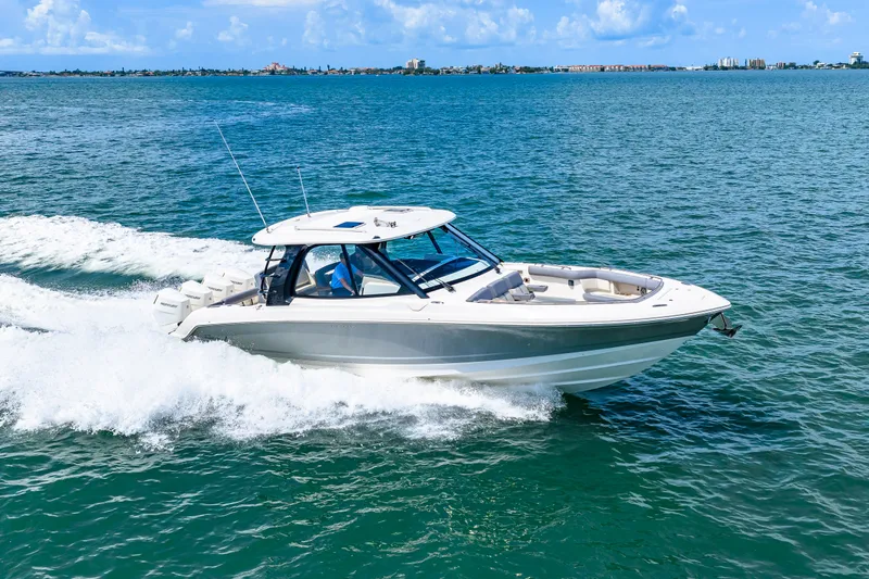 Slide: The Image of Boston Whaler 380 Realm 2026 - 38