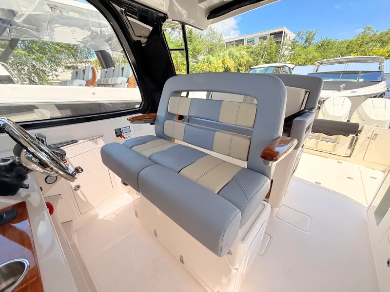 Slide: The Image of Boston Whaler 380 Realm 2026 - 45