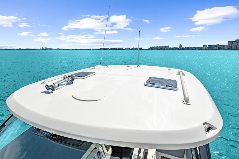 Slide: The Image of Boston Whaler 380 Realm 2026 - 64