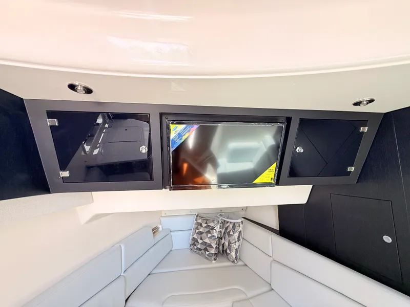 Slide: The Image of Boston Whaler 380 Realm 2026 - 21