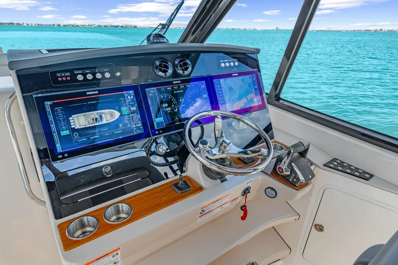 Slide: The Image of Boston Whaler 380 Realm 2026 - 54