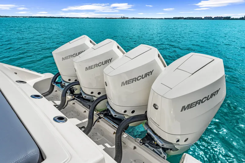 Slide: The Image of Boston Whaler 380 Realm 2026 - 46