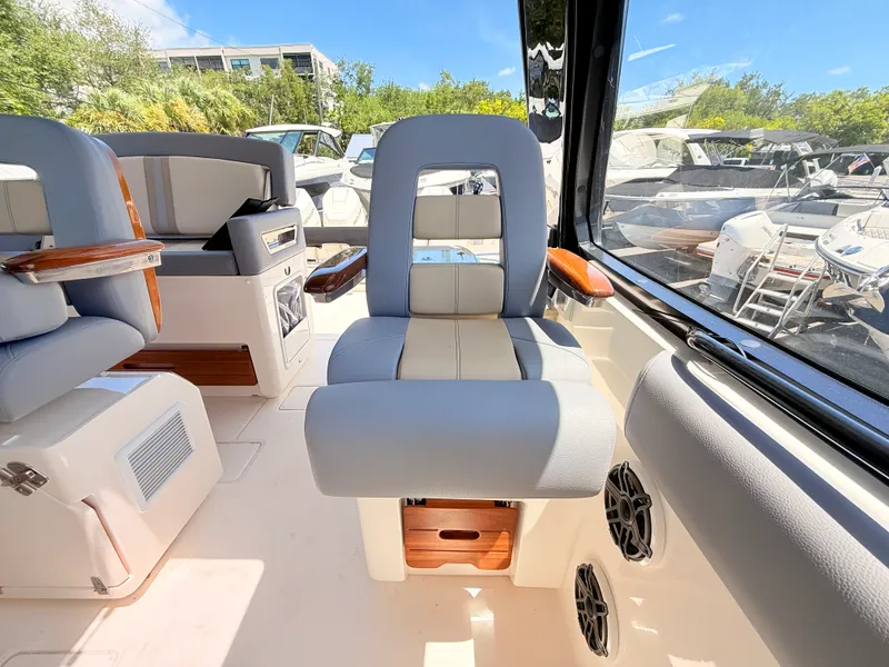 Slide: The Image of Boston Whaler 380 Realm 2026 - 53