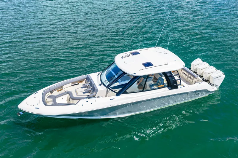 Slide: The Image of Boston Whaler 380 Realm 2026 - 3