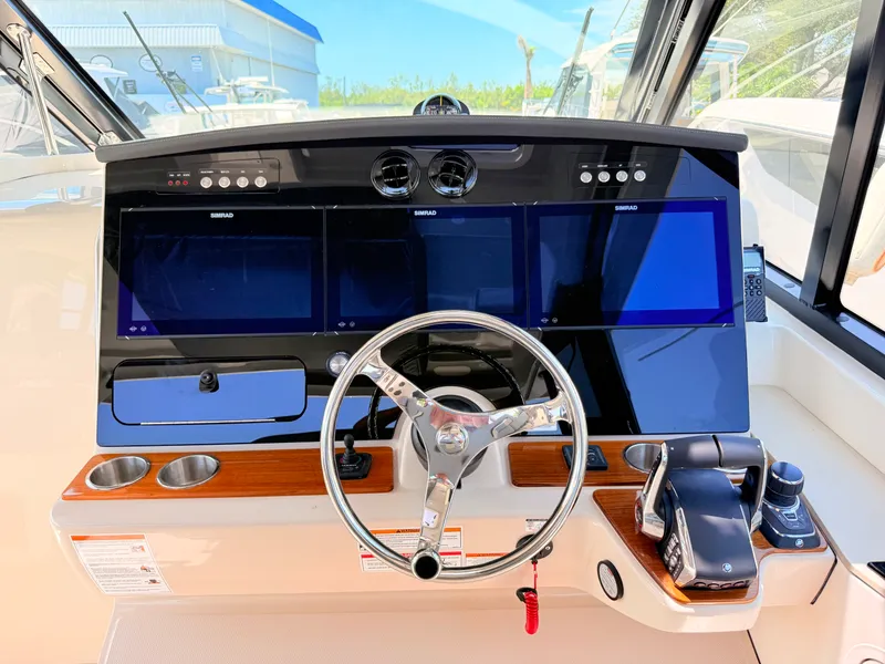 Slide: The Image of Boston Whaler 380 Realm 2026 - 46