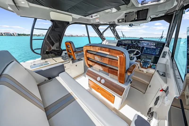 Slide: The Image of Boston Whaler 380 Realm 2026 - 51