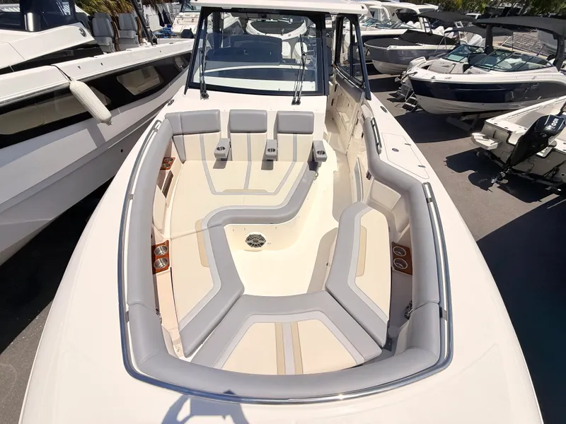 Slide: The Image of Boston Whaler 380 Realm 2026 - 71
