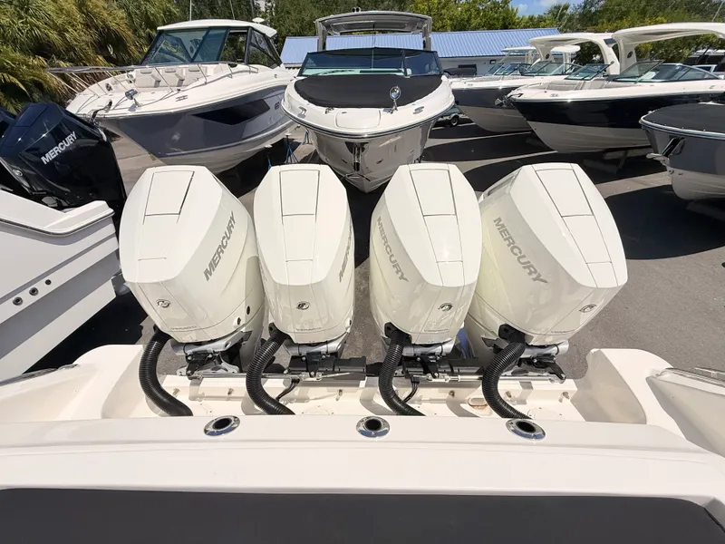 Slide: The Image of Boston Whaler 380 Realm 2026 - 12