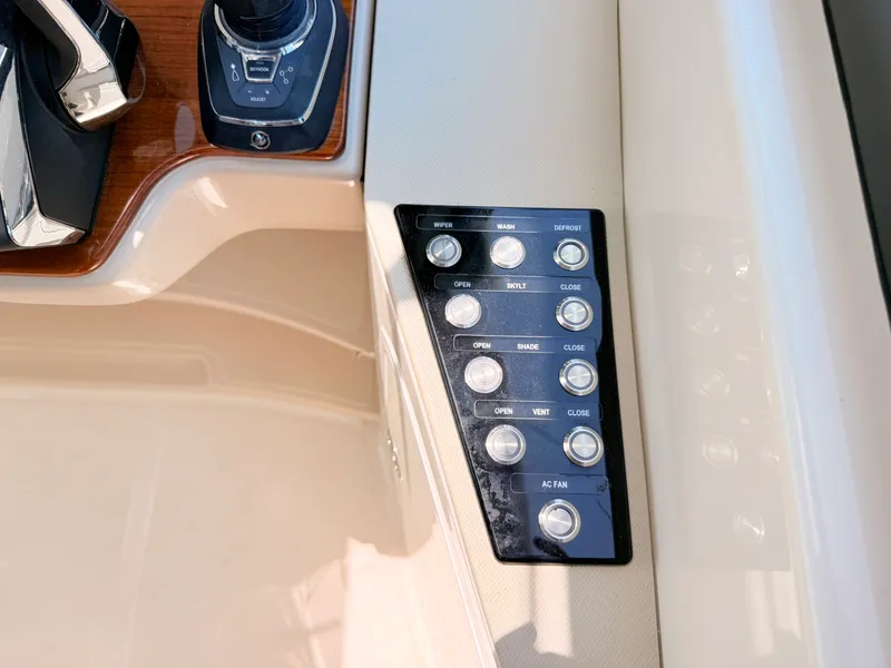 Slide: The Image of Boston Whaler 380 Realm 2026 - 48