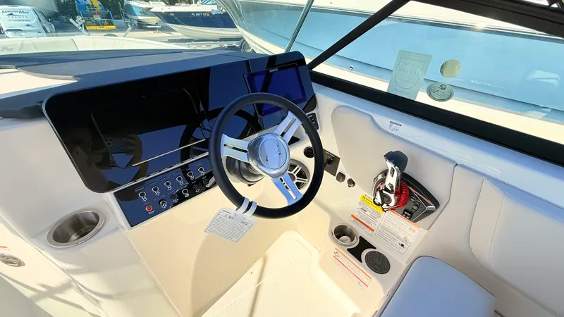 Slide: The Image of Sea Ray SDX 250 Outboard 2026 - 30