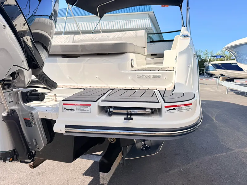 Slide: The Image of Sea Ray SDX 250 Outboard 2026 - 9