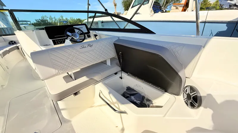 Slide: The Image of Sea Ray SDX 250 Outboard 2026 - 26