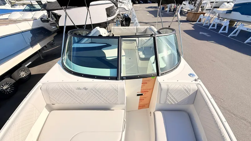 Slide: The Image of Sea Ray SDX 250 Outboard 2026 - 52