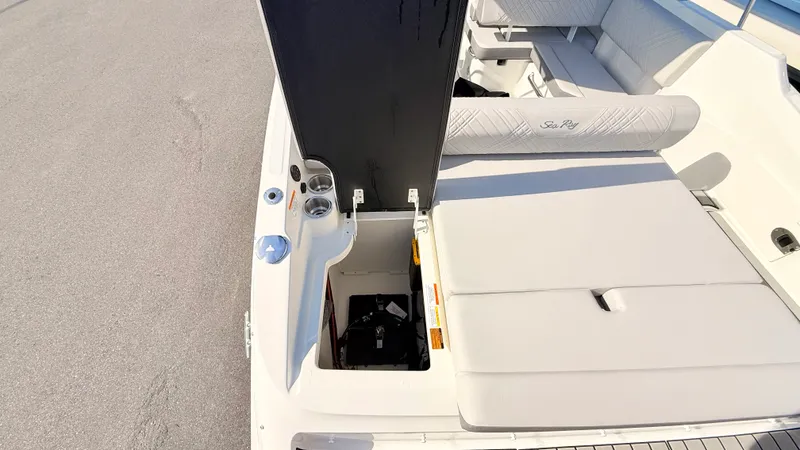 Slide: The Image of Sea Ray SDX 250 Outboard 2026 - 12
