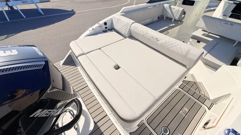 Slide: The Image of Sea Ray SDX 250 Outboard 2026 - 11