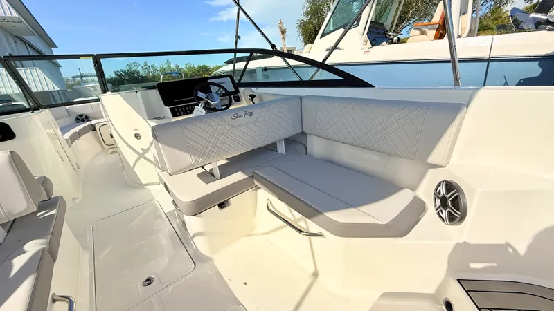 Slide: The Image of Sea Ray SDX 250 Outboard 2026 - 25